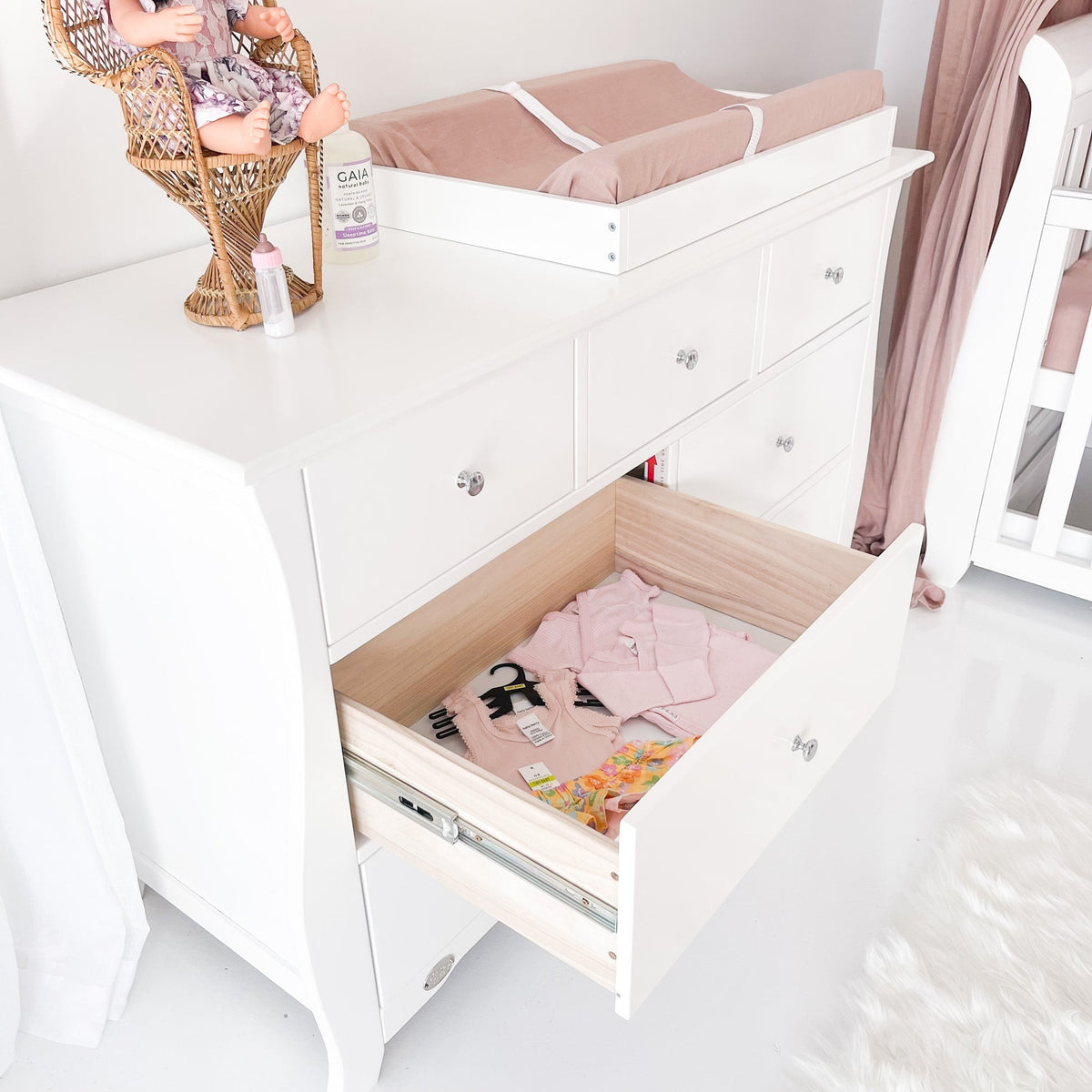 Quirky Bubba Royal Premium Cot & Storage Nursery Bundle - view 7