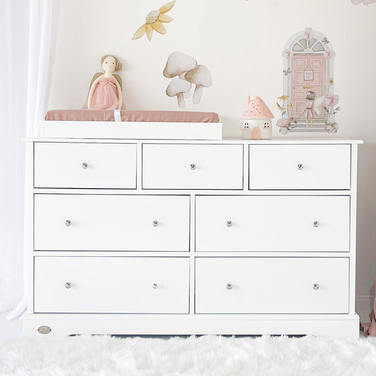 7 Drawer Chest - White close up