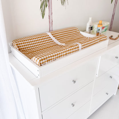 Change mat with safety strap on 6 drawer chest
