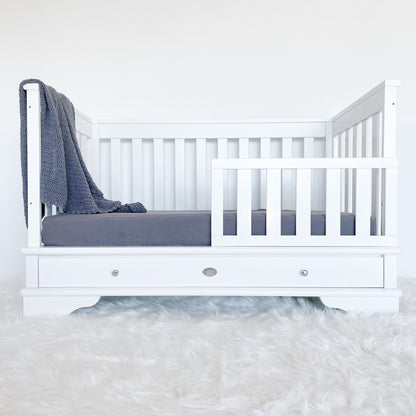 Cloud 9 Contemporary Cot with toddler rail