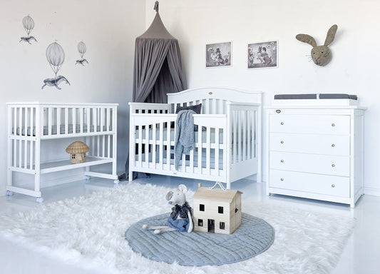 Cloud 9 Heritage Cot with 4 Drawer Chest and Bedside Bassinet