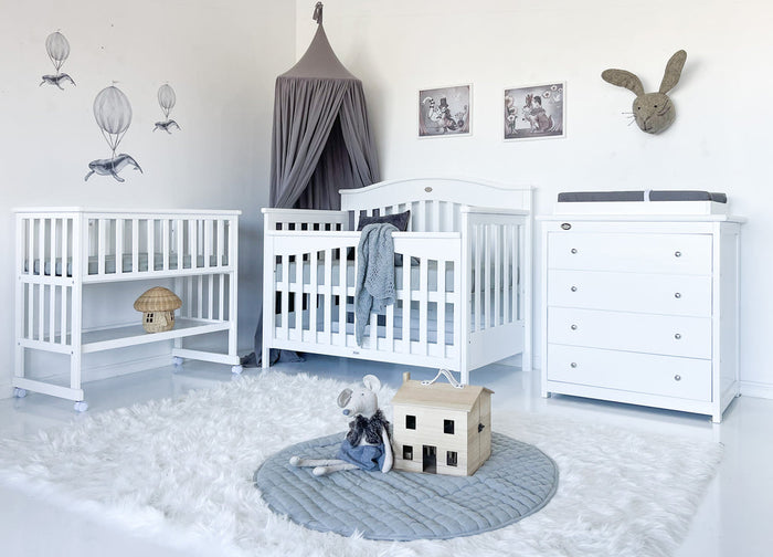 Heritage Cot, Mattress, 4 Drawer & Bedside Bassinet Nursery Bundle