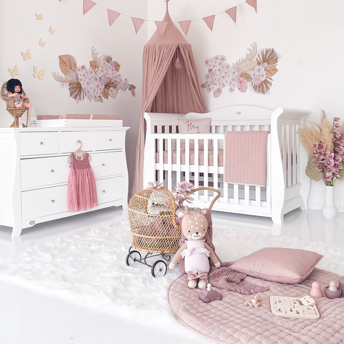 Quirky Bubba Royal Premium Cot & Storage Nursery Bundle